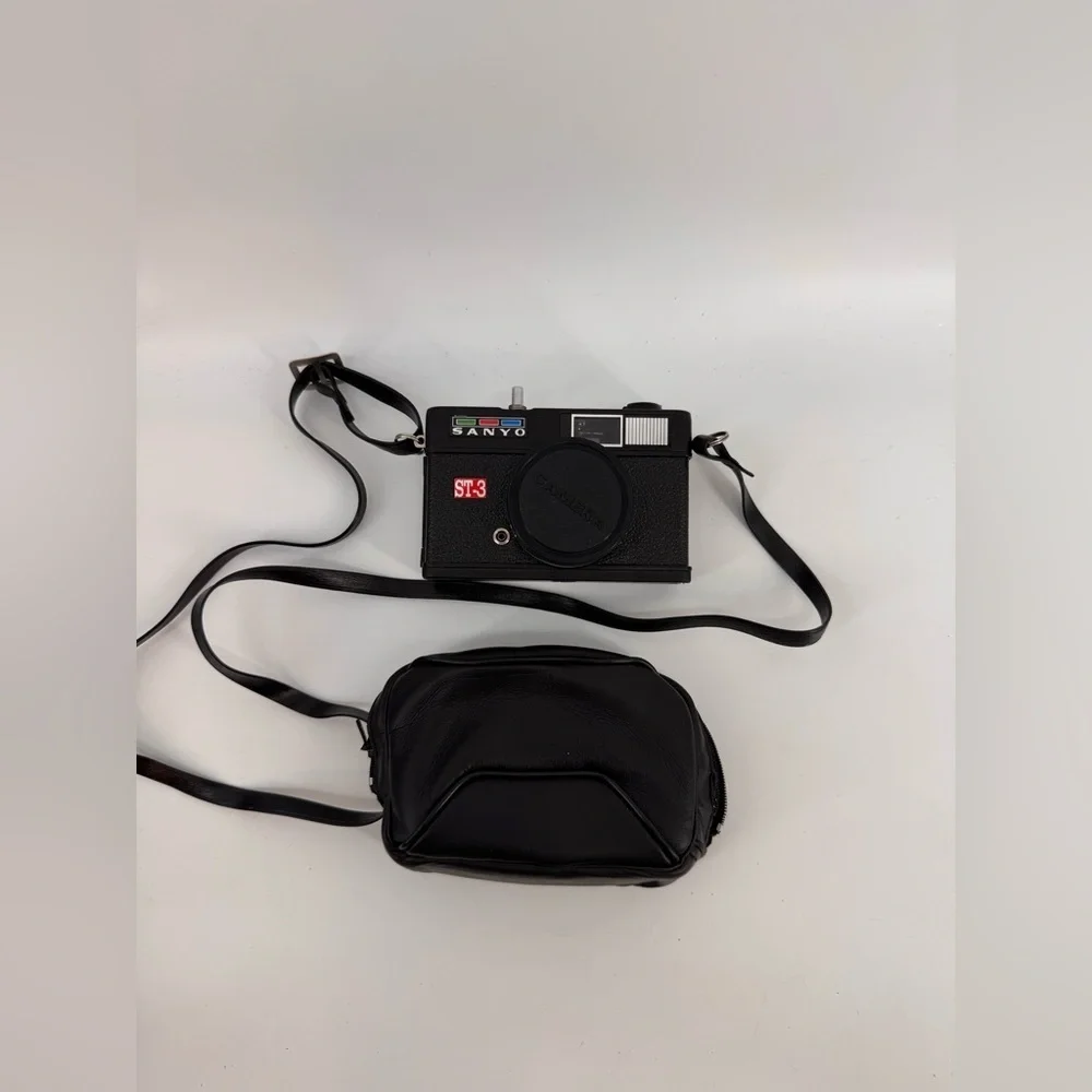 Vintage Sanyo ST-3 Film Camera
